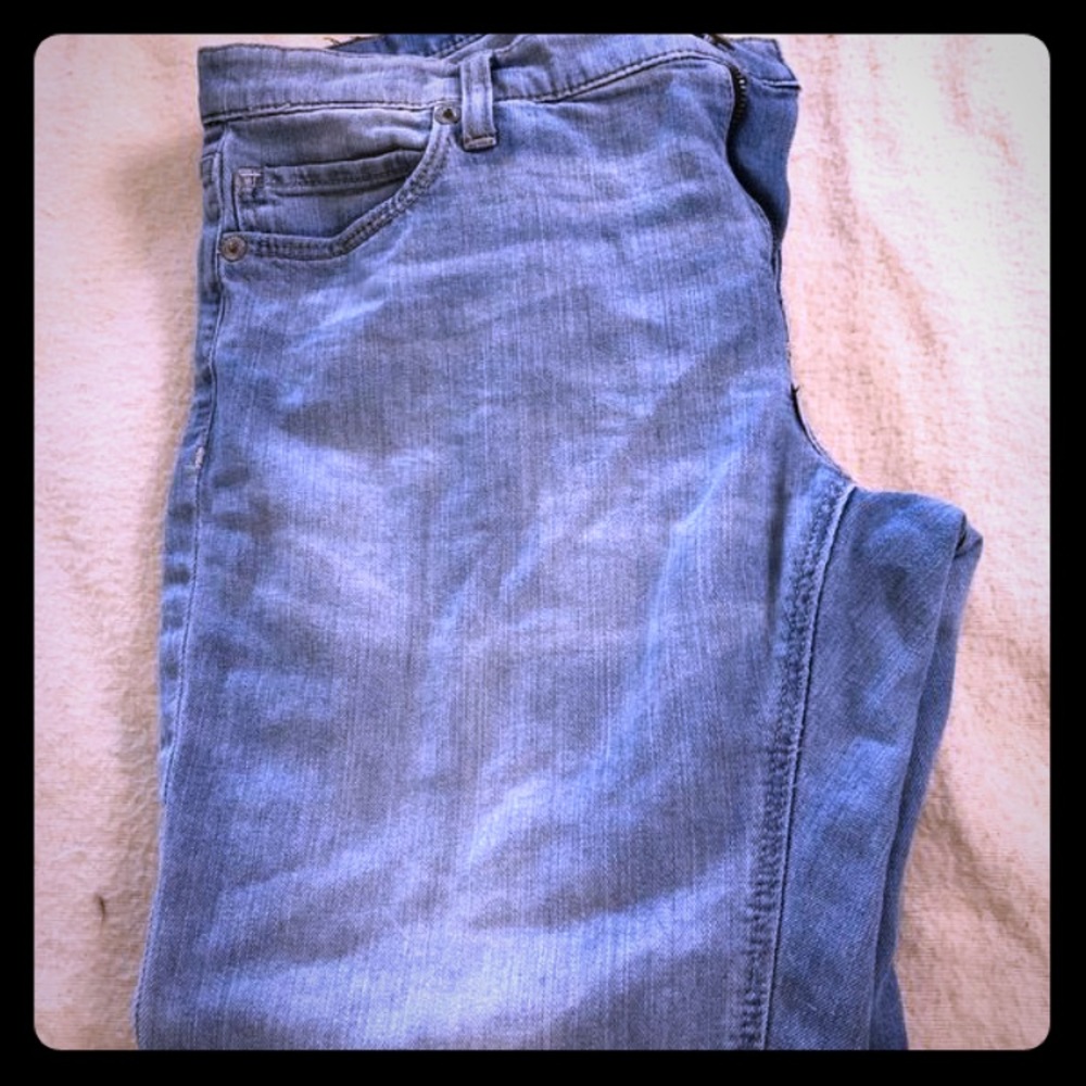 GF jeans ripped style